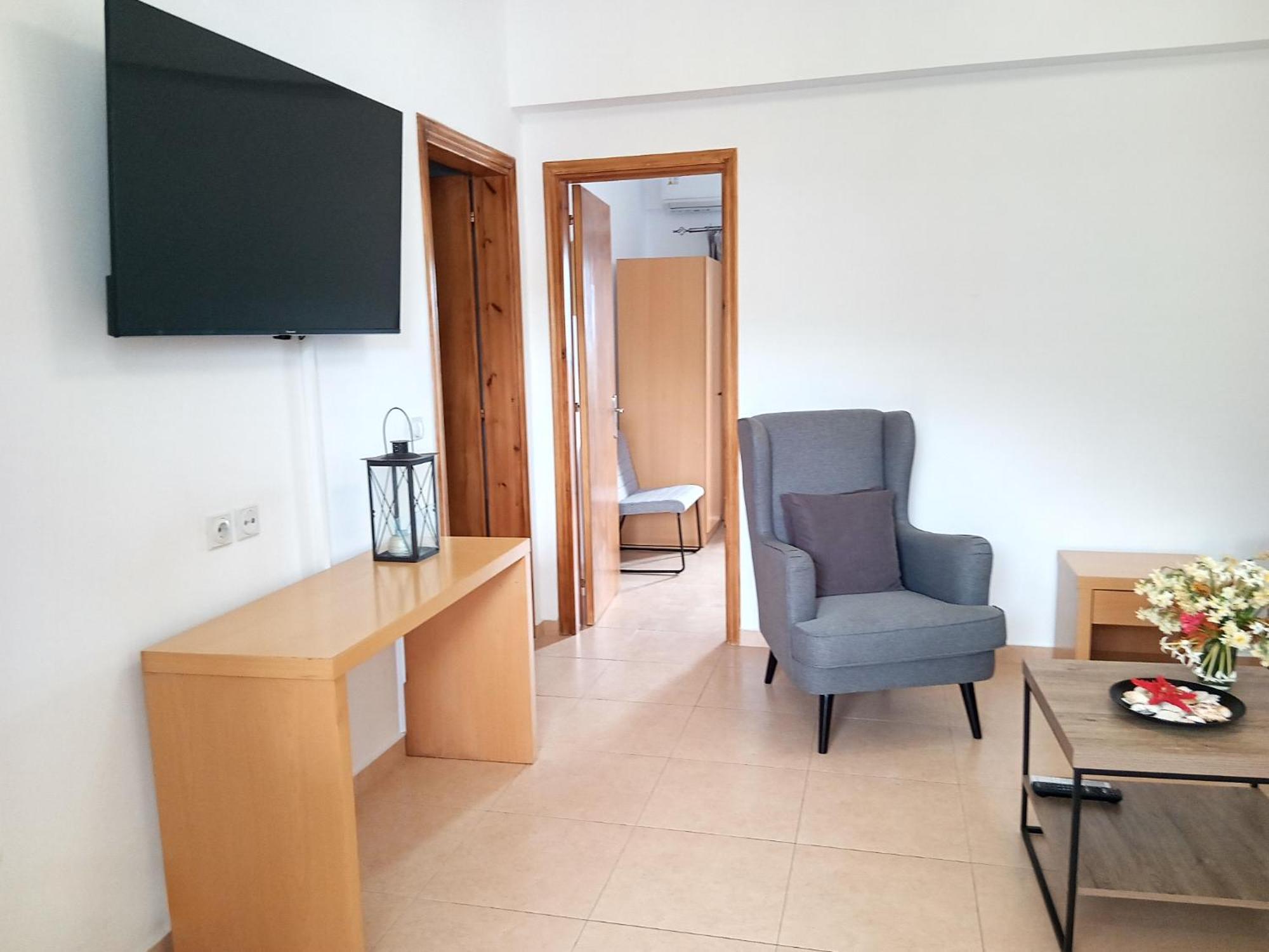 Corafili Holiday Suites 吉奥塔略 外观 照片