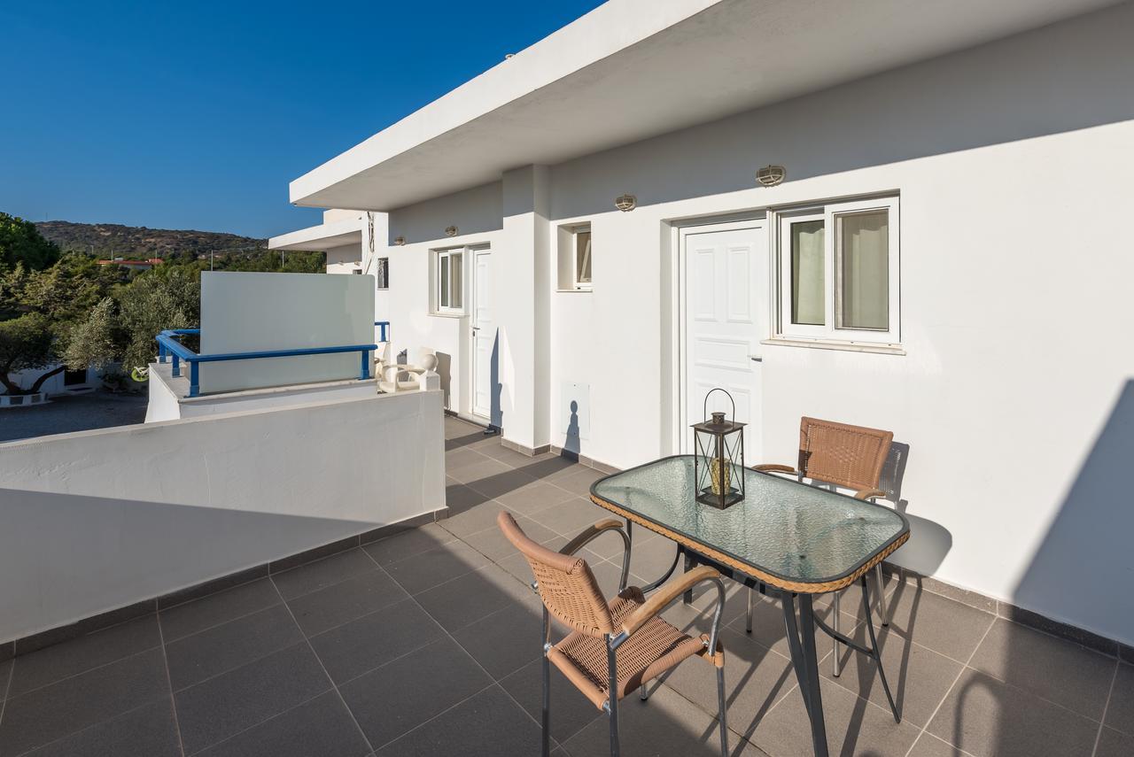 Corafili Holiday Suites 吉奥塔略 外观 照片